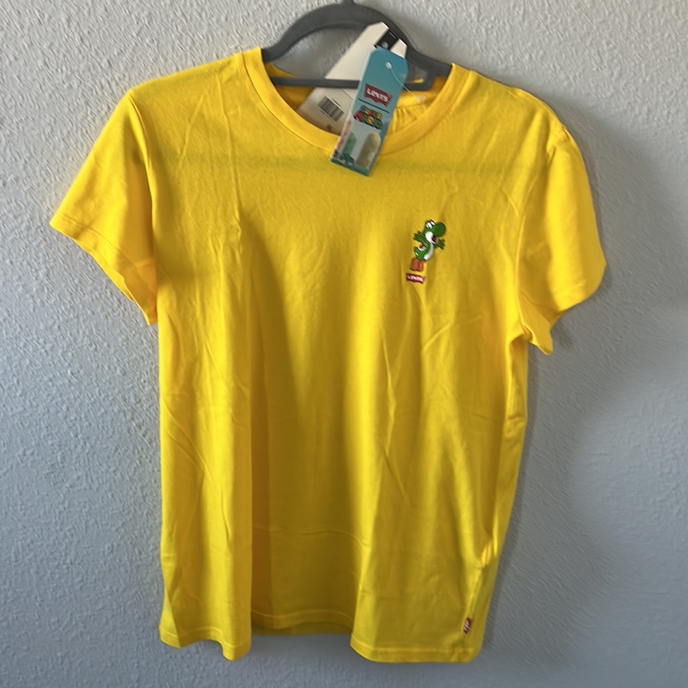 Levi's Super Mario Brothers Women's Fitted Shirt Size M Yoshi Crewneck Casual